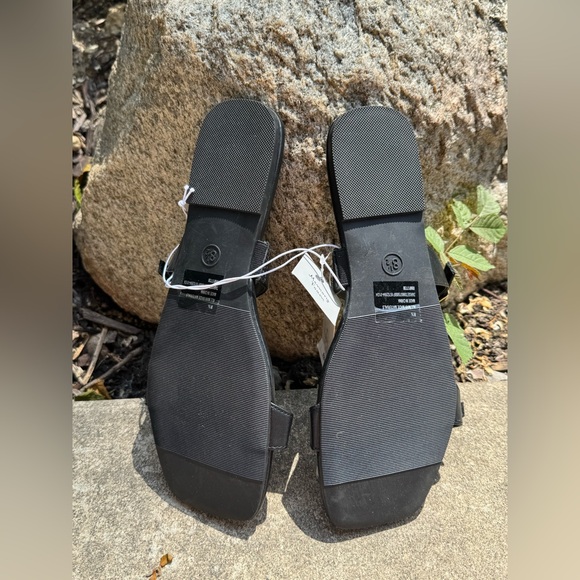 A New Day Black Strappy Slip on Sandals 8.5 NWT - Picture 9 of 9